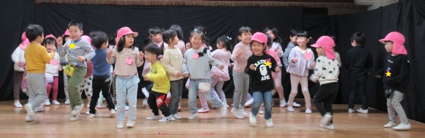 年中 たくさんごらんください③~発表会ごっこ~