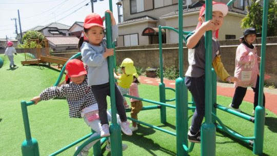 年中　戸外遊び＆給食➂