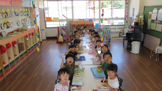 年中➂　～輪つなぎ・年長さんからなすのおすそ分け～