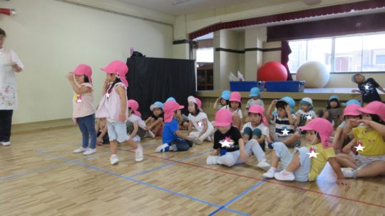 年少　保育風景①（かけっこ・玉入れ）