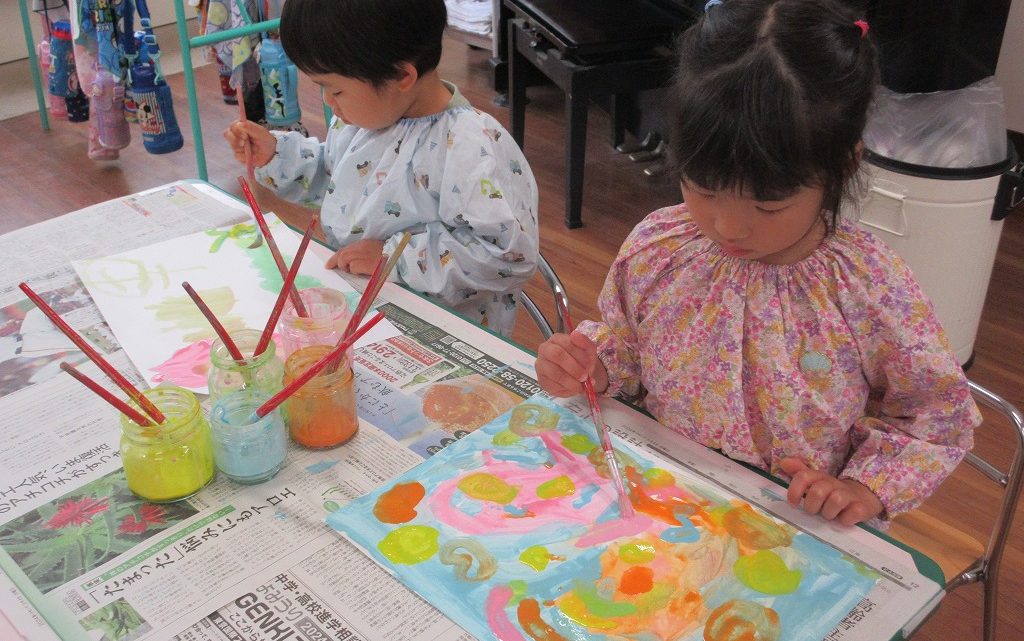 年中 はじき絵・自由画③