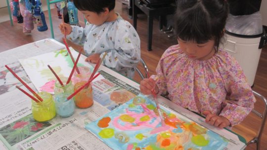 年中 はじき絵・自由画③