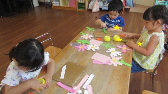 年少　製作の様子①