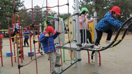 年中 園外保育(たこあげ) ②