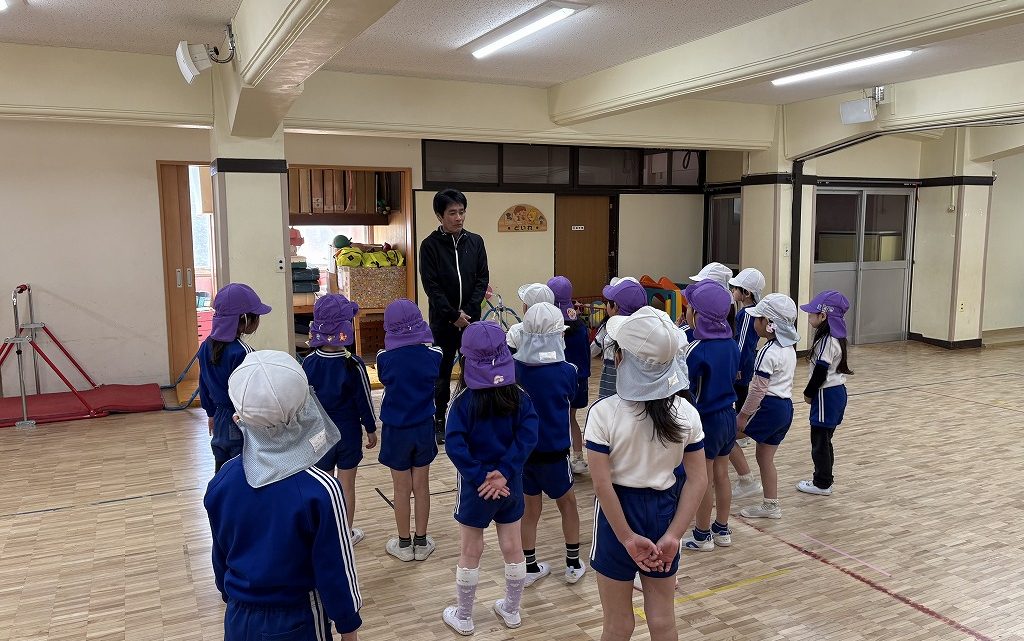 年長　みんなで最後の体操＆逆上がり記念パーティー②