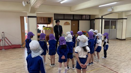 年長　みんなで最後の体操＆逆上がり記念パーティー②