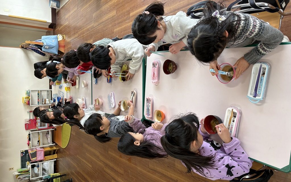 年長　みんなで最後の体操＆逆上がり記念パーティー⑤